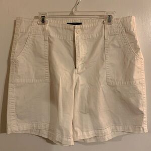 Size 18M riders by Lee stark white shorts. Excellent condition